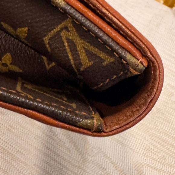 Louis Vuitton Monogram Pochette Dame - Picture 7 of 15